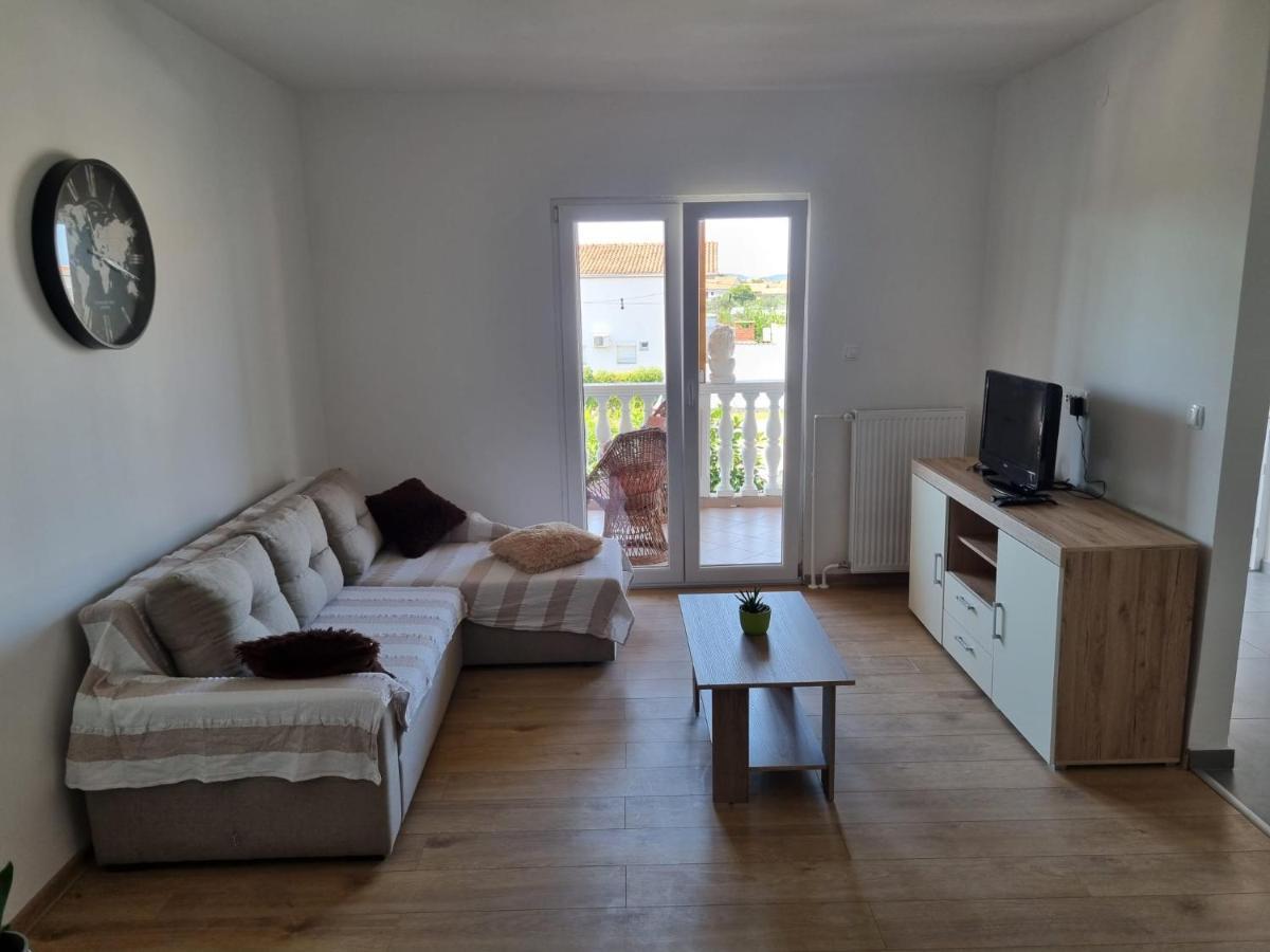 Apartment Mate Sukošan Exterior foto